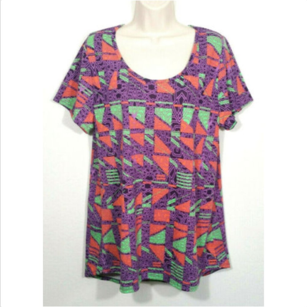 LULAROE Geometric Classic T Top Tee 2709E1M